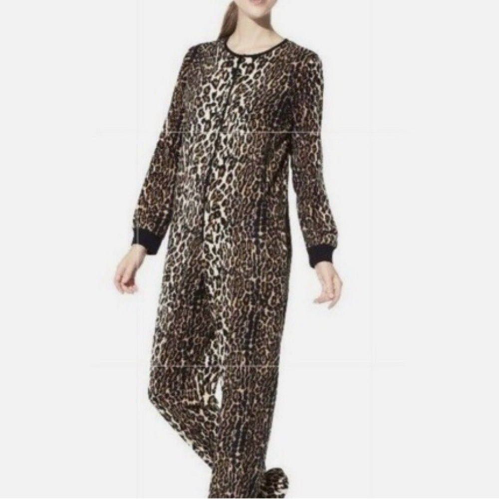 NICK & NORA CHEETAH LEOPARD CAT PRINT FOOTED ONE PIECE  PAJAMAS LOUNGEWEAR SMALL